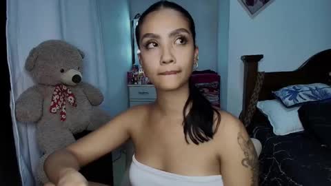 Im MiaIts my first day here  online show from 2, 10, 2025