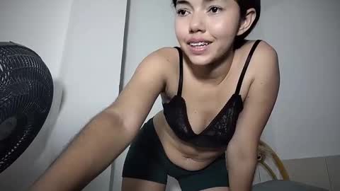 Snapshot of steffharris chatting on 5, 2, 2025 stefany online show from 5, 2, 2025