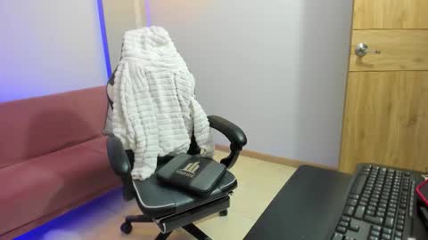 Stefany Bratz online show from 23, 10, 2025