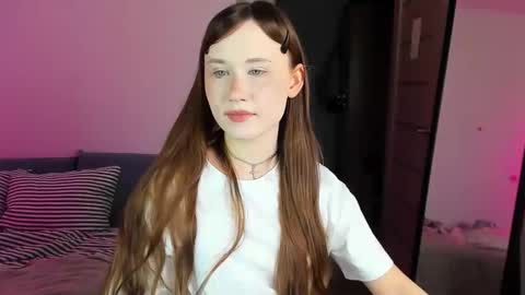 Snapshot of stella_sunny chatting on 19, 10, 2025 stella_sunny online show from 19, 10, 2025