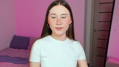 Snapshot of stella_sunny chatting on 7, 11, 2025 stella_sunny online show from 7, 11, 2025