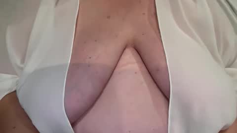 Snapshot of stellaaltamarea chatting on 16, 10, 2025 stellaaltamarea online show from 16, 10, 2025