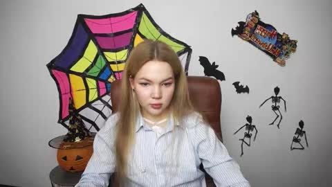 Snapshot of stellalights chatting on 22, 10, 2025 stellalights online show from 22, 10, 2025