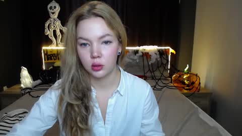 Snapshot of stellalights chatting on 31, 10, 2025 stellalights online show from 31, 10, 2025