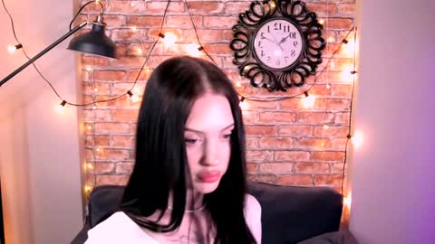 Snapshot of stellary_shy chatting on 19, 12, 2024 Stellary online show from 19, 12, 2024