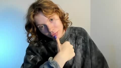 S T E L L A online show from 10, 10, 2025