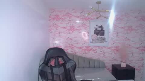 Stephania online show from 5, 12, 2024