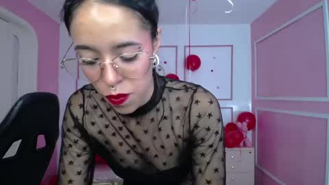 Stephania online show from 1, 3, 2025