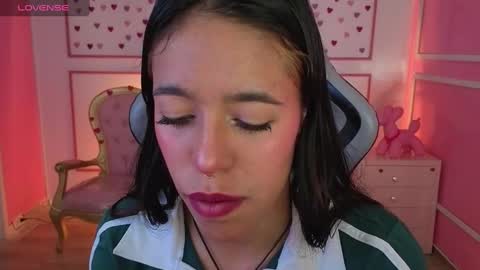 Snapshot of stephania_t chatting on 9, 10, 2025 Stephania online show from 9, 10, 2025