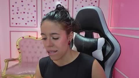 Snapshot of stephania_t chatting on 11, 10, 2025 Stephania online show from 11, 10, 2025