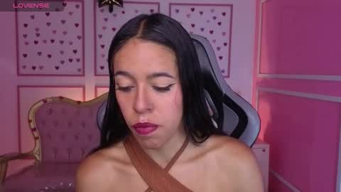 Snapshot of stephania_t chatting on 22, 10, 2025 Stephania online show from 22, 10, 2025