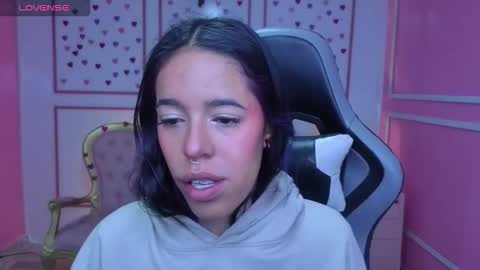 Snapshot of stephania_t chatting on 1, 11, 2025 Stephania online show from 1, 11, 2025