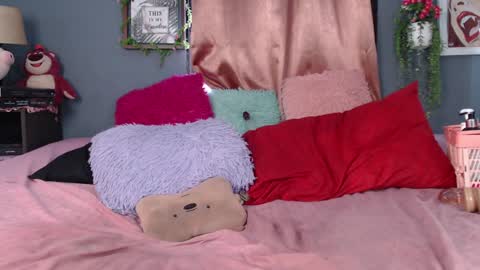 Snapshot of stephanie_golden chatting on 8, 12, 2024 IG stephani 3333 online show from 8, 12, 2024