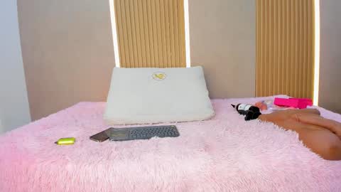 Stephany online show from 27, 10, 2025