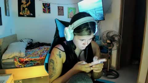 Stephany  independient model  online show from 24, 1, 2025