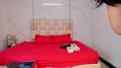 Stefanny online show from 19, 12, 2024