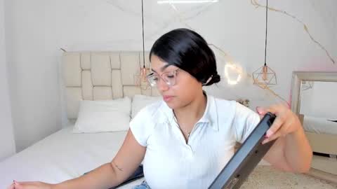 Stefanny online show from 10, 2, 2025