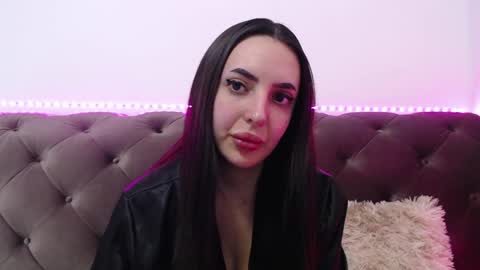 Snapshot of stepmommy19 chatting on 19, 2, 2025 StepMommy19 online show from 19, 2, 2025