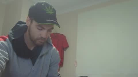 Snapshot of steveaussie chatting on 14, 10, 2025 Australian420 online show from 14, 10, 2025