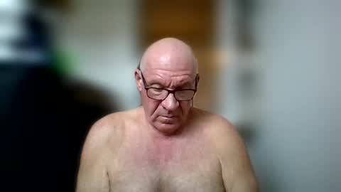 Snapshot of stevejons47 chatting on 7, 10, 2025 stevejons47 online show from 7, 10, 2025