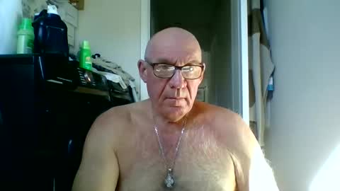 Snapshot of stevejons47 chatting on 20, 10, 2025 stevejons47 online show from 20, 10, 2025