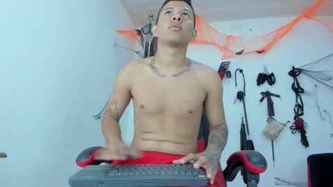 Snapshot of steven19_latinboy chatting on 2, 11, 2025 Steven online show from 2, 11, 2025