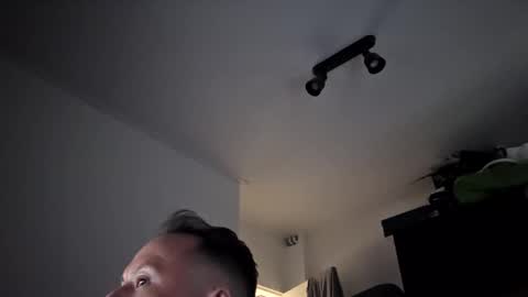 Axel online show from 9, 3, 2025