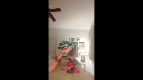 stikinugud online show from 9, 2, 2026