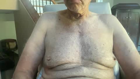 Snapshot of stillbad2 chatting on 9, 10, 2025 Stillbad2 online show from 9, 10, 2025