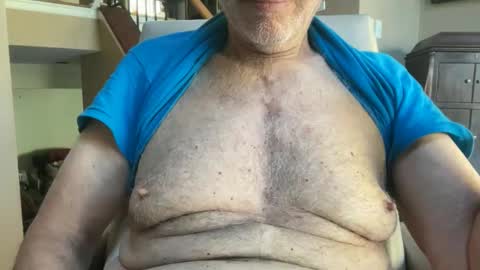 Snapshot of stillbad2 chatting on 8, 11, 2025 Stillbad2 online show from 8, 11, 2025