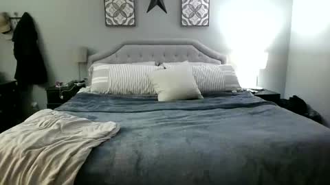 thesetwo22 online show from 28, 11, 2025