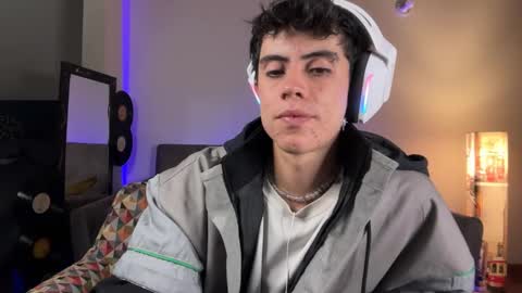 Stolas online show from 8, 3, 2026