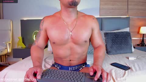 Stone Lee  online show from 19, 1, 2025