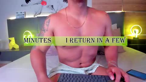 Stone Lee  online show from 28, 10, 2025