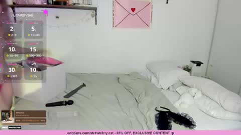 Snapshot of str4wb3rrycat chatting on 31, 10, 2025 kat online show from 31, 10, 2025