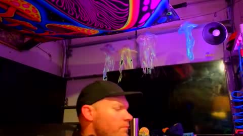 Str8 online show from 1, 2, 2026