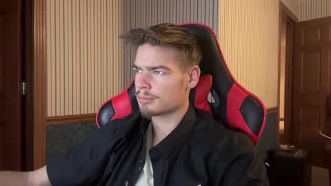 Snapshot of stratman301 chatting on 24, 11, 2025 stratman301 online show from 24, 11, 2025