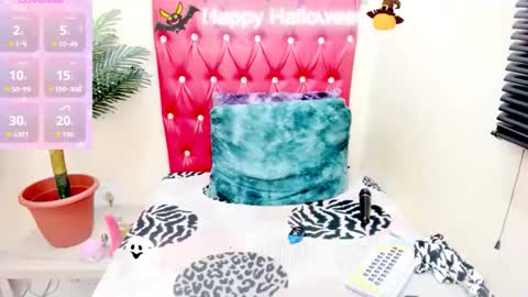 strawberry_lipz online show from 31, 10, 2025