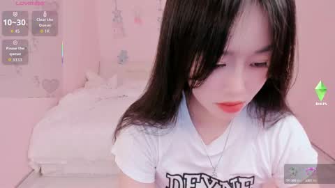 strawberry_loveee online show from 27, 9, 2025
