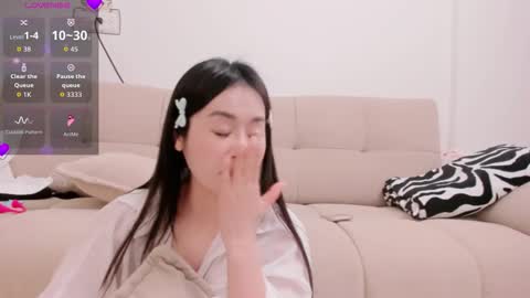 Snapshot of strawberry_loveee chatting on 2, 11, 2025 strawberry_loveee online show from 2, 11, 2025