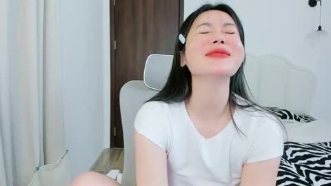 Snapshot of strawberry_loveee chatting on 11, 11, 2025 strawberry_loveee online show from 11, 11, 2025