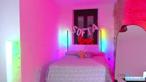 Snapshot of strawberrysofi chatting on 6, 2, 2025 Sofia online show from 6, 2, 2025