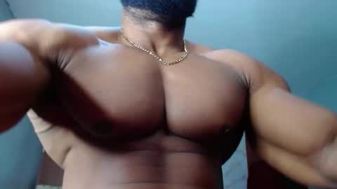 Snapshot of strong_george1 chatting on 11, 11, 2025 strong_george1 online show from 11, 11, 2025