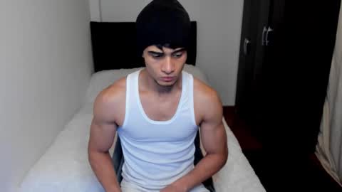 stylish men online show from 17, 9, 2025