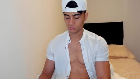 stylish men online show from 30, 9, 2025