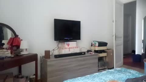 Snapshot of subassslut chatting on 11, 1, 2025 Tom online show from 11, 1, 2025