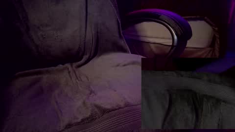 Snapshot of subbiguy00 chatting on 25, 10, 2025 subbiguy00 online show from 25, 10, 2025