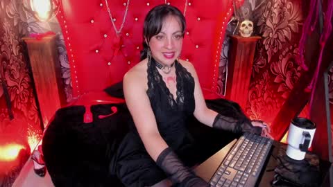 Yunna online show from 8, 1, 2025