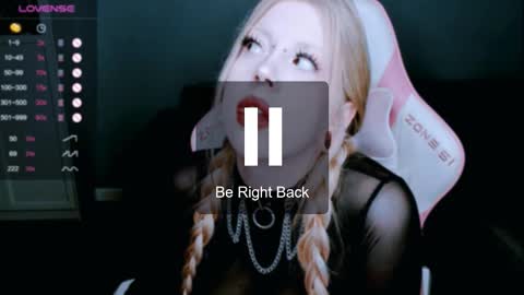 Snapshot of succubus_leslie chatting on 19, 11, 2025 succubus_leslie online show from 19, 11, 2025