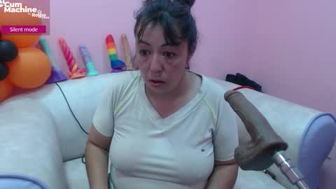 Snapshot of sucker_drool chatting on 8, 11, 2025 Sucky online show from 8, 11, 2025